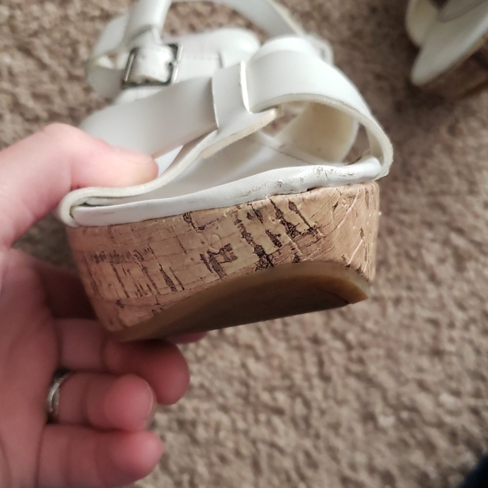 Chaps White Wedge Sandals Strappy Ankle Strap Womens Size 6 - Picture 4 of 14